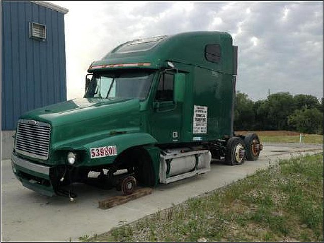 FREIGHTLINER COLUMBIA 120 Photo