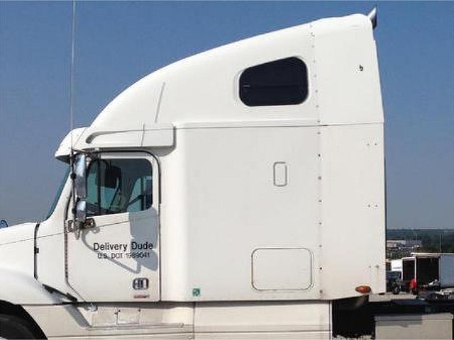 FREIGHTLINER COLUMBIA 120