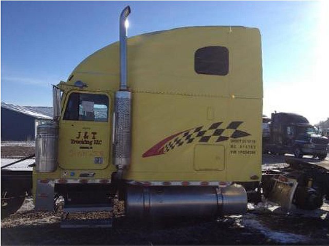 FREIGHTLINER FLD120-CLASSIC Photo