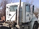 FREIGHTLINER COLUMBIA 120 Photo #3