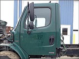 FREIGHTLINER M2 100