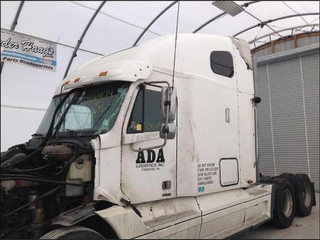 FREIGHTLINER COLUMBIA 120 Photo