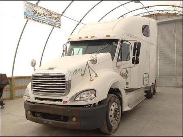 FREIGHTLINER COLUMBIA 120 Photo