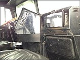 FREIGHTLINER FLC120 Photo #6