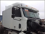 FREIGHTLINER COLUMBIA 120 Photo #2