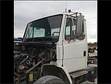 FREIGHTLINER FL70 Photo #2