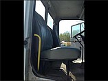 FREIGHTLINER FL70 Photo #2