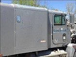 FREIGHTLINER FLD120 Photo #5
