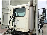FREIGHTLINER COLUMBIA 120 Photo #3