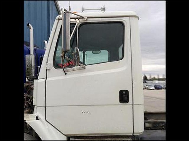 FREIGHTLINER FL70 Photo