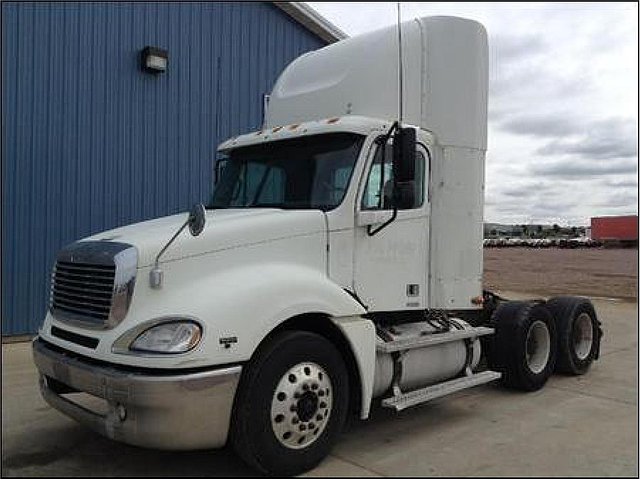 FREIGHTLINER COLUMBIA 120 Photo