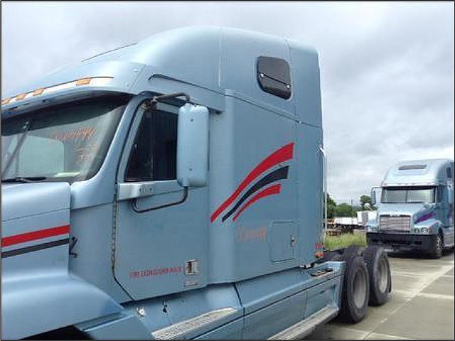 FREIGHTLINER C120-CENTURY Photo