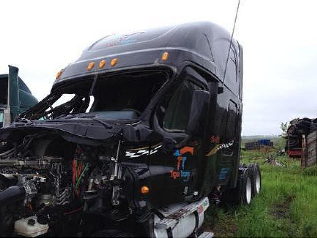 FREIGHTLINER CASCADIA Photo