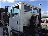 FREIGHTLINER FL70 Photo #4