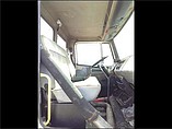 FREIGHTLINER FL70 Photo #8