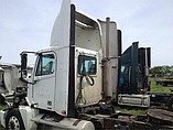 FREIGHTLINER COLUMBIA 120 Photo #9