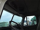 FREIGHTLINER COLUMBIA 120 Photo #2