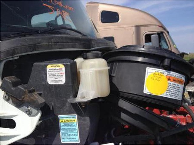 FREIGHTLINER BUSINESS CLASS M2 11 Photo
