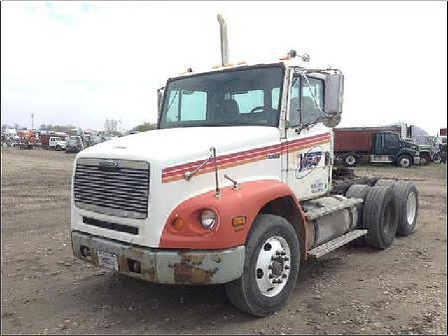 FREIGHTLINER FL112 Photo