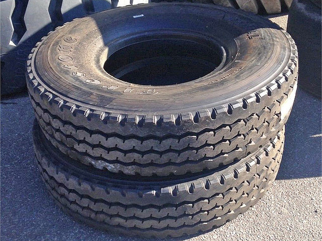 FIRESTONE 1200R20 FIRESTONE T8 Photo