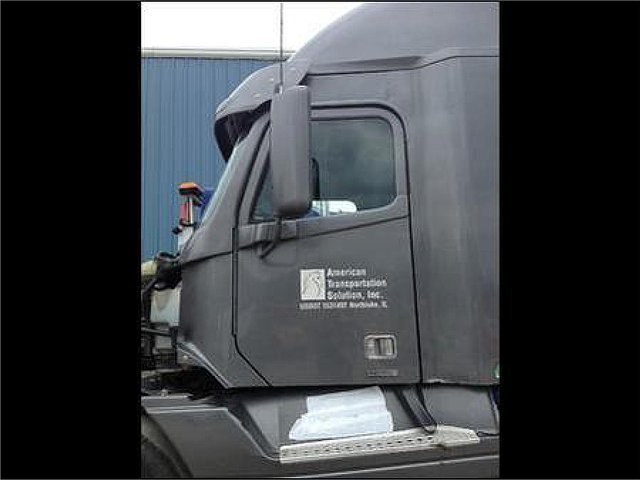 FREIGHTLINER C120-CENTURY Photo