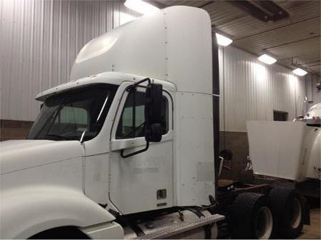 FREIGHTLINER COLUMBIA 120 Photo