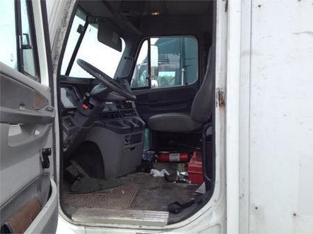 FREIGHTLINER COLUMBIA 120 Photo