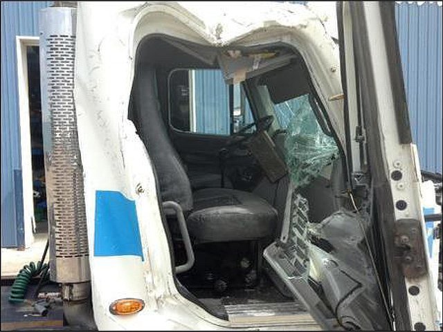 FREIGHTLINER COLUMBIA 120 Photo