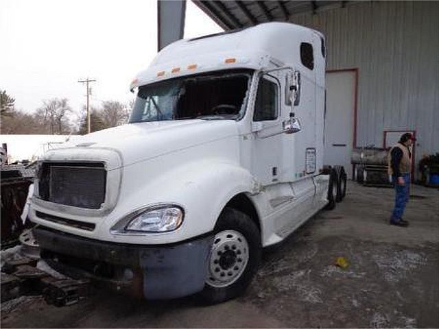 FREIGHTLINER COLUMBIA 120 Photo
