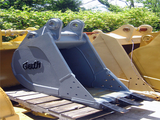 CATERPILLAR 225 Photo