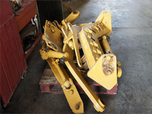 CATERPILLAR 12H Photo