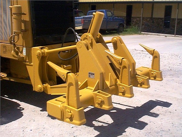 CATERPILLAR 140H Photo