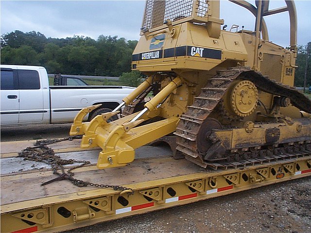 CATERPILLAR D4H Photo
