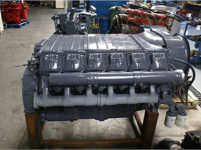 DEUTZ F12L413F Photo