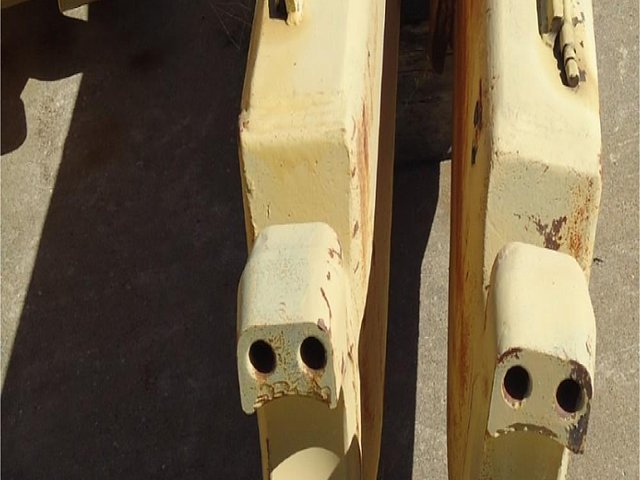 CATERPILLAR 690B Photo