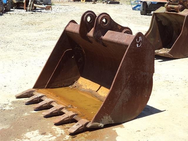 CATERPILLAR 225 Photo
