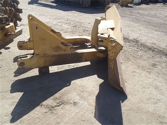 CATERPILLAR D5M Photo
