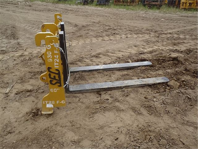 CATERPILLAR IT28 Photo