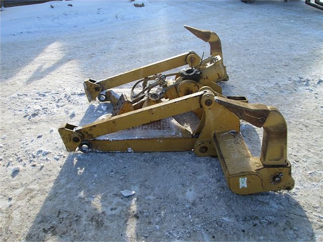 CATERPILLAR D6M Photo
