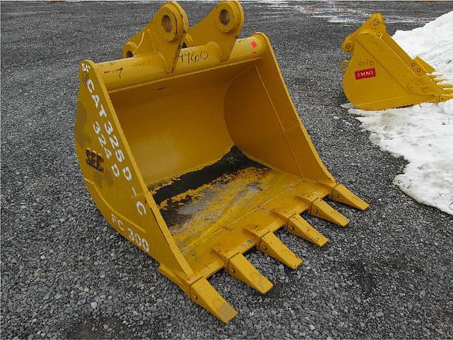 CATERPILLAR 325D Photo