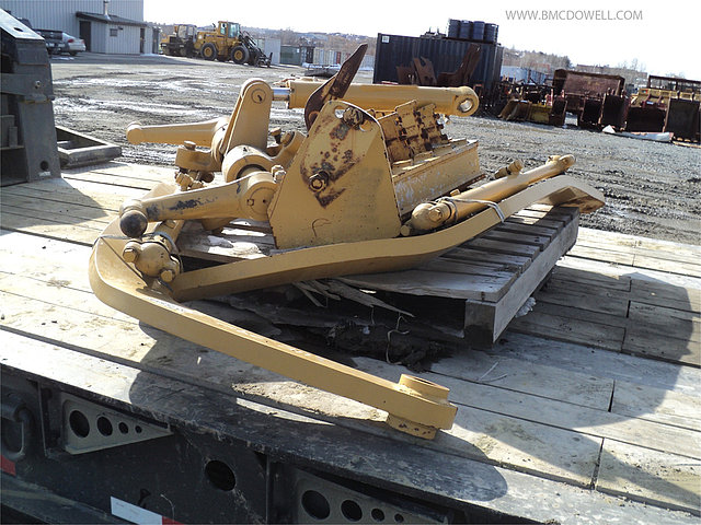 CATERPILLAR 135H Photo