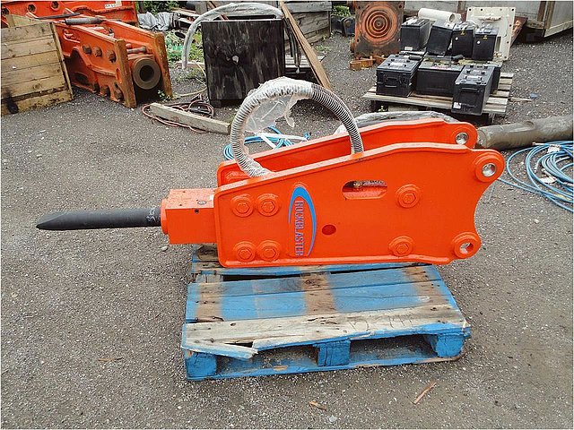 CATERPILLAR 120B Photo