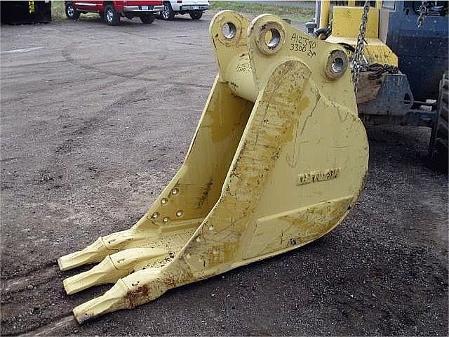 CATERPILLAR 330 Photo