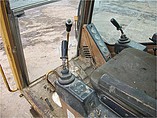 CATERPILLAR 235B Photo #5