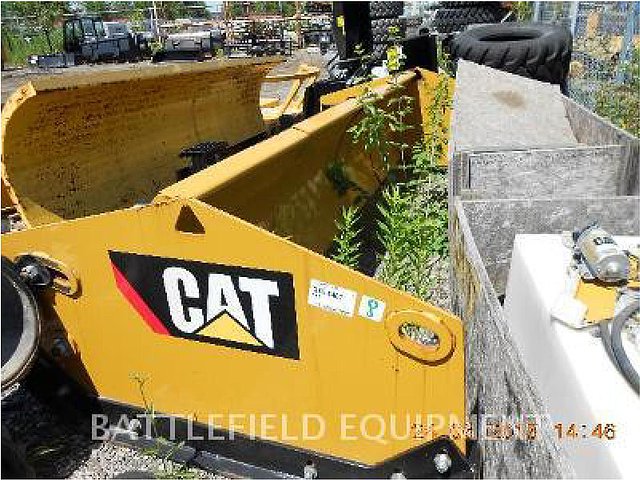 CATERPILLAR 10' SNOW PUSHER (385 Photo