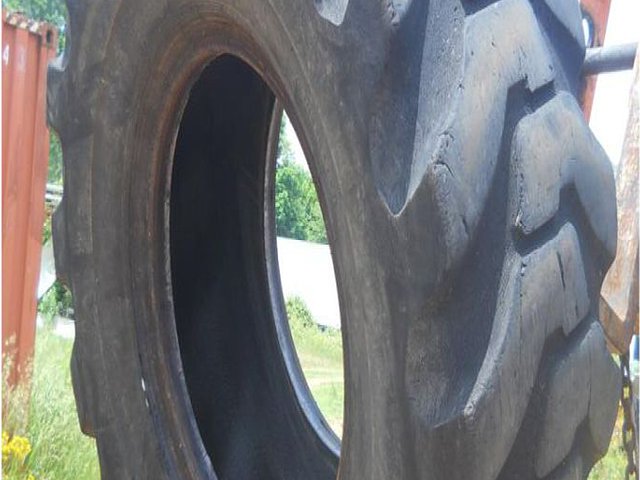 CATERPILLAR 650B Photo