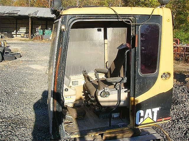 CATERPILLAR 320BL Photo