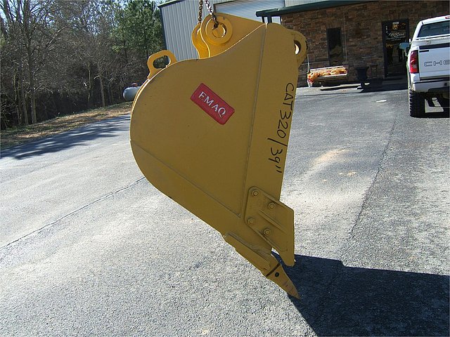 CATERPILLAR 320 Photo
