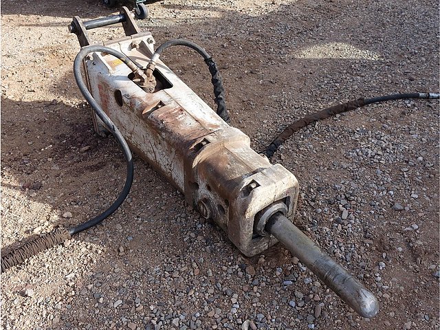 CATERPILLAR 120B Photo