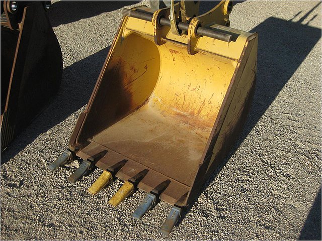 CATERPILLAR 446B Photo